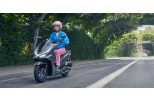Cómo limpiar y proteger la Honda PCX 125 tras lluvia y polvo urbano sin dañar los plásticos